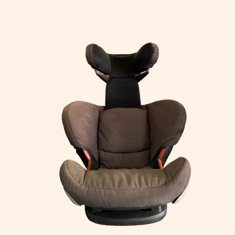 Brown Maxi-Cosi car seat with high back and side support.